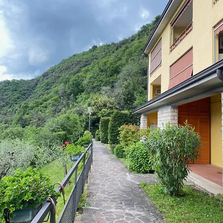 Flat In Garden Resort, Malcesine, Italy