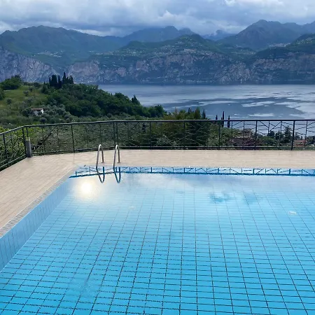Apartment Flat In Garden Resort, Malcesine, Italy *